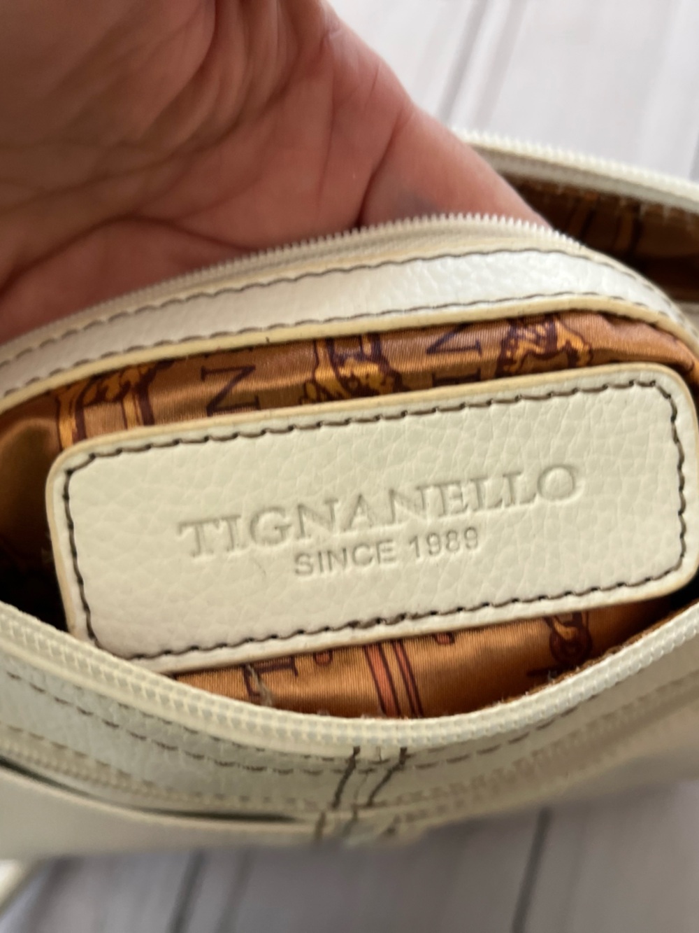 Tignanello pebbled leather crossbody shoulder off white leather purse. - Picture 9 of 16